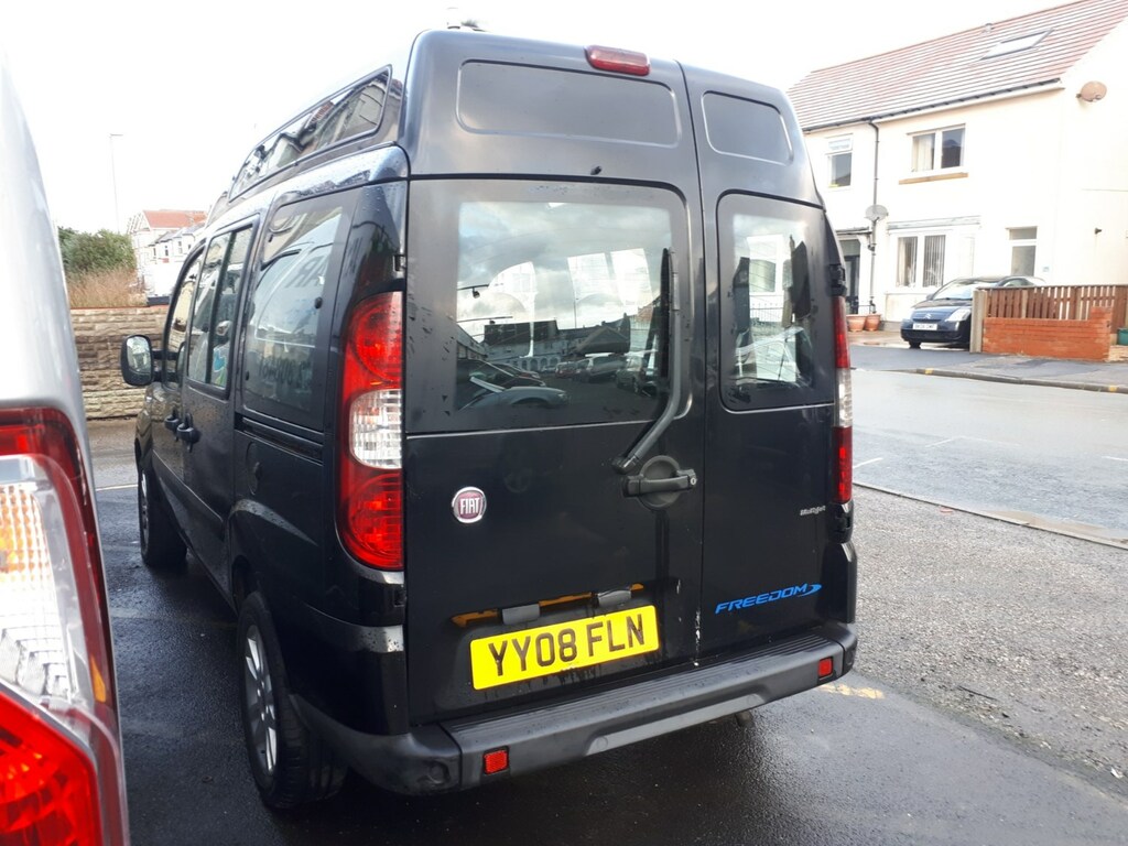 Fiat Doblo 1.9 Multijet Dynamic High Roof Freedom 5-Do Black #2