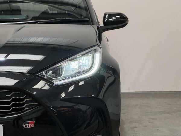 Toyota Yaris 1.5 Vvt-h Gr Sport Hatchback Hybrid E-c LM73UYY Black #3