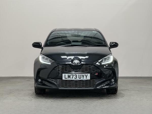 Toyota Yaris 1.5 Vvt-h Gr Sport Hatchback Hybrid E-c LM73UYY Black #2