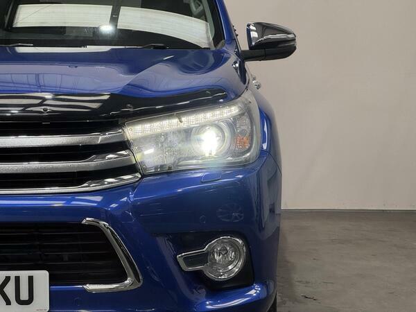 Toyota HILUX 2.4 D-4d Invincible X Pickup Double Cab Blue #4