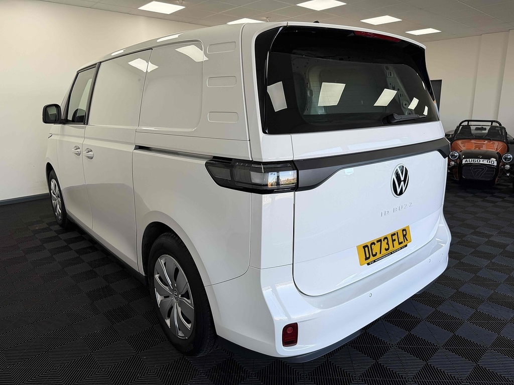 Volkswagen ID.Buzz Pro Commerce Plus DC73FLR White #5