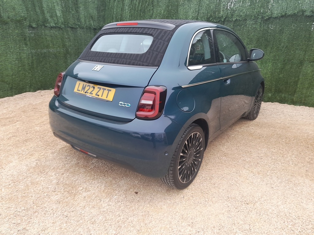 Fiat 500E C La Prima Green #5