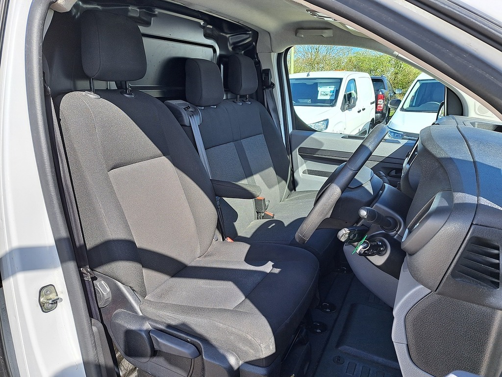 Vauxhall Vivaro Turbo D 2900 Dynamic RXZ9926 White #6