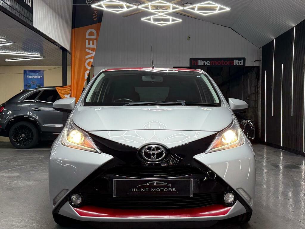 Toyota Aygo 1.0 Vvt-i X-press Euro 6 WF21VNM Silver #2