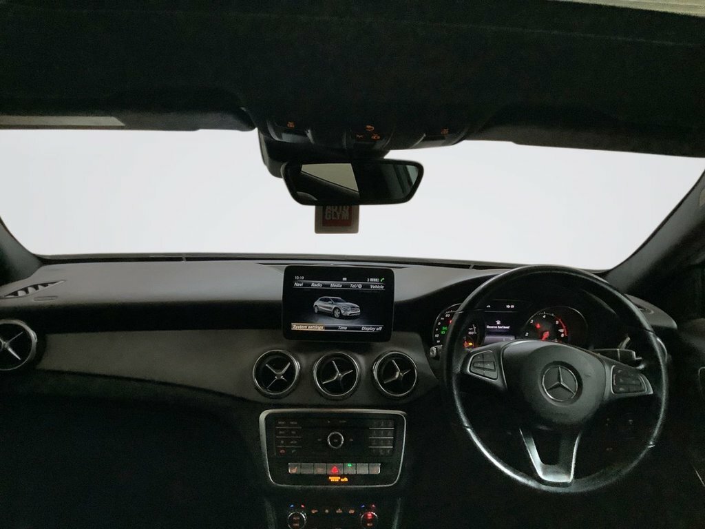 Mercedes-Benz GLA Class 2.1L Sport Silver #3