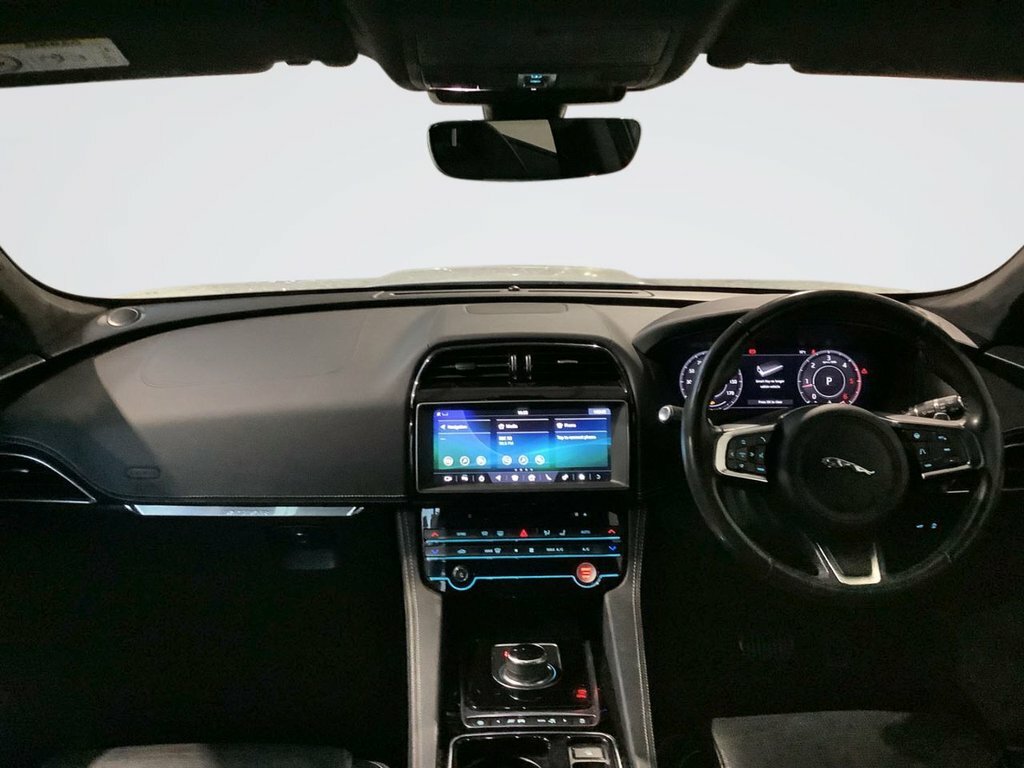 Jaguar F-Pace 2L Chequered Flag BJ20OHF White #3