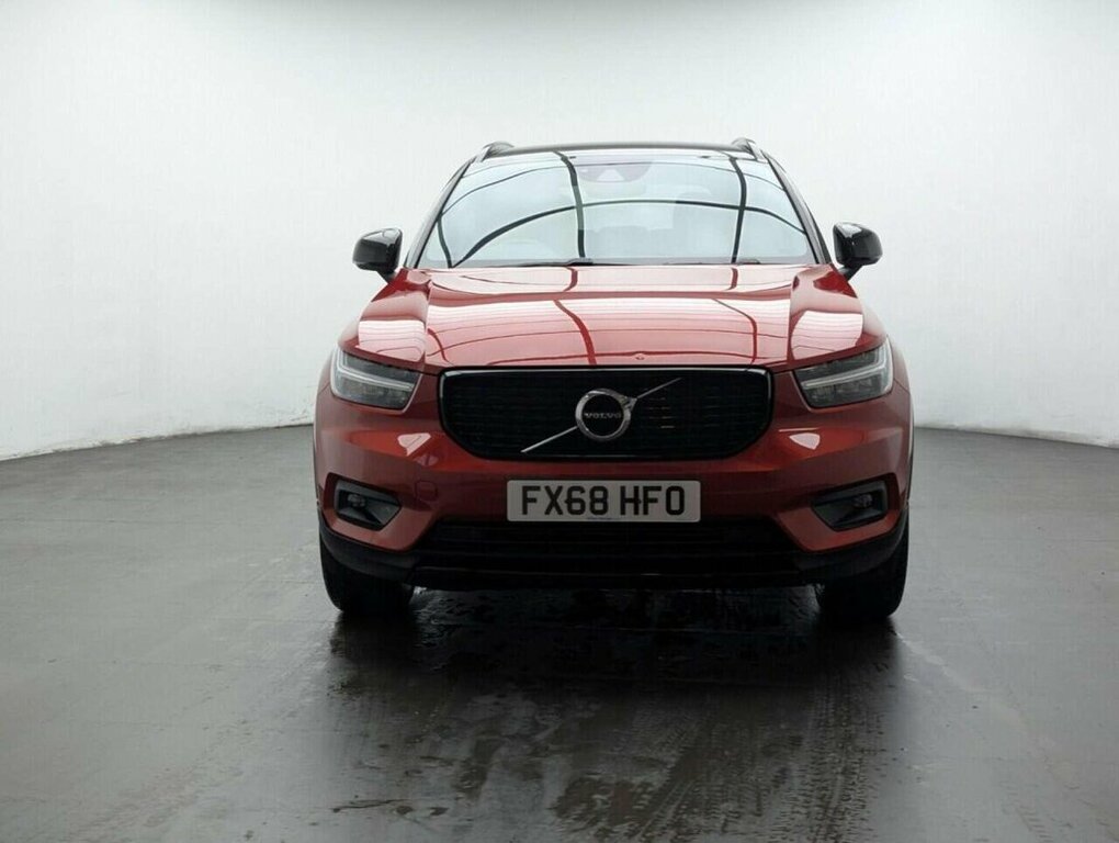 Volvo XC40 1.5L R-design Red #3