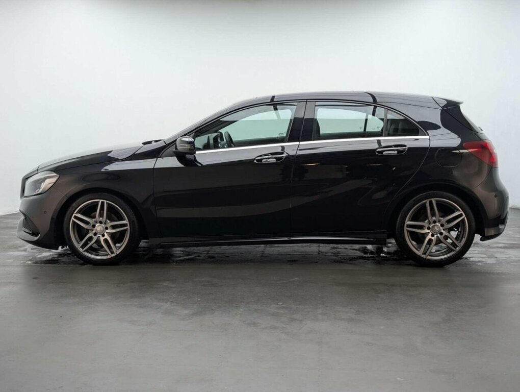 Mercedes-Benz A Class 1.6L Amg Line Black #2