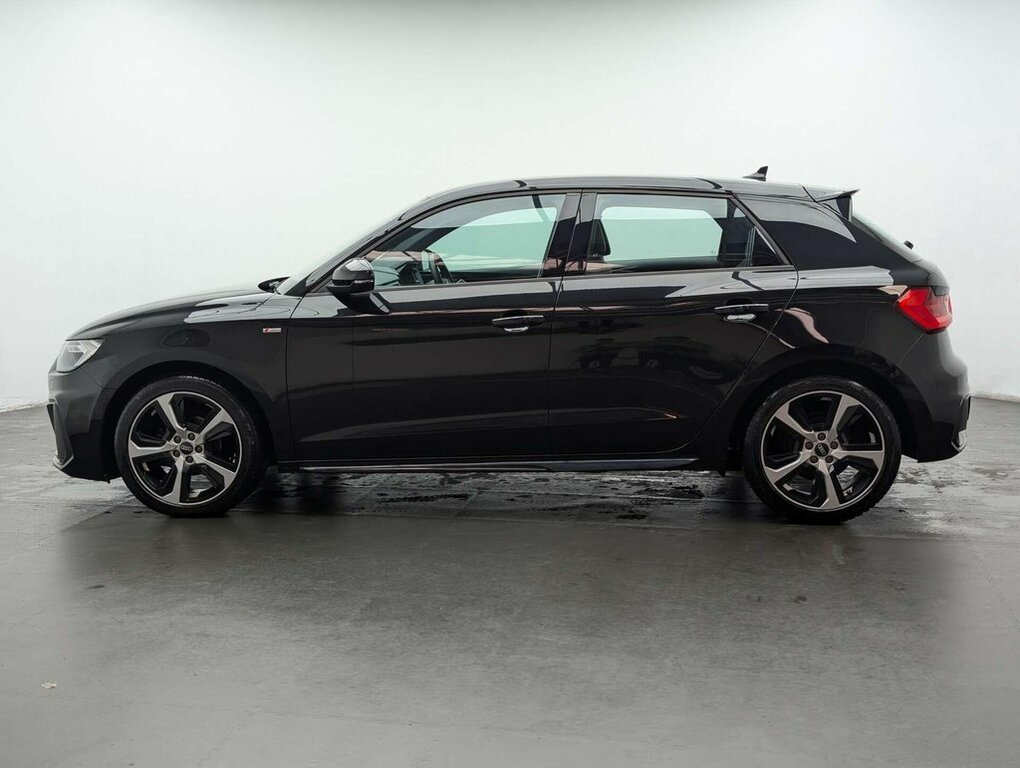 Audi A1 1L S Line MD22JVF Black #5