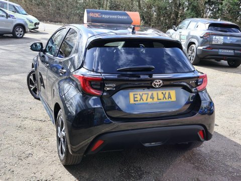 Toyota Yaris 1.5 Vvt-h Design EX74LXA  #3