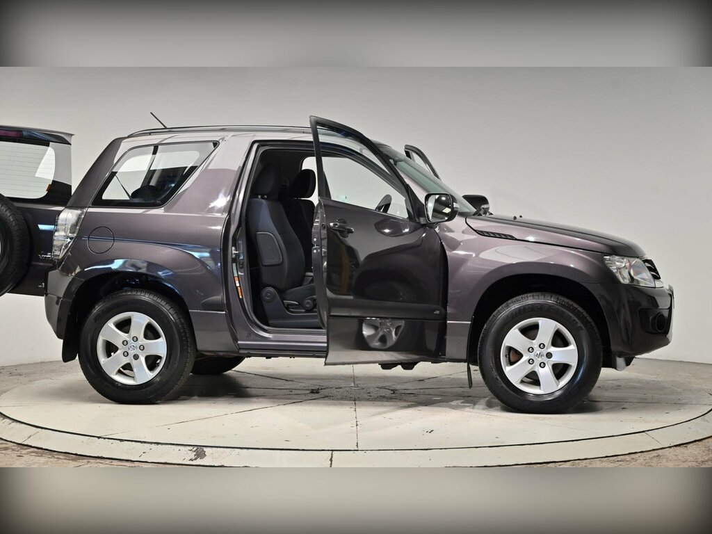 Suzuki Grand Vitara  Brown #75