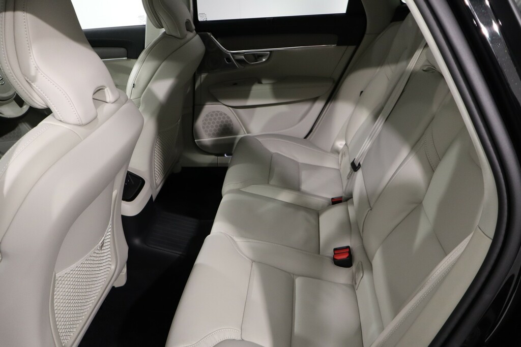 Polestar  Polestar 2 Standard Range Single Motor - Plus Grey #22