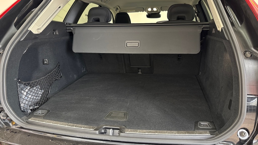 Volvo XC60 Plus RJ25WHT Black #5