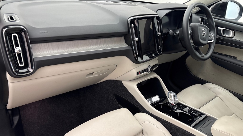 Volvo XC40 Ultra Bright RA74JYF Black #6