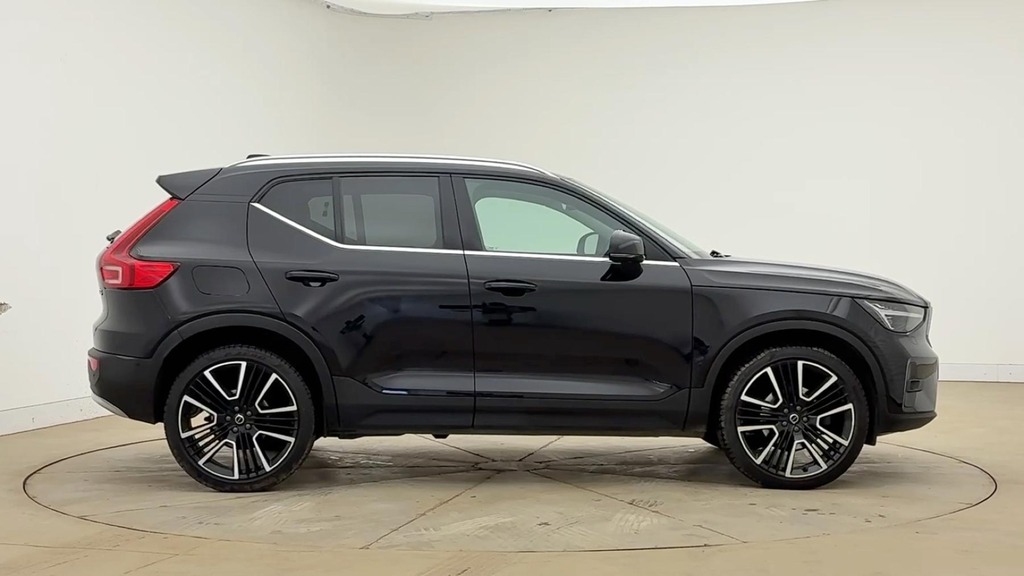Volvo XC40 Ultra Bright RA74JYF Black #2