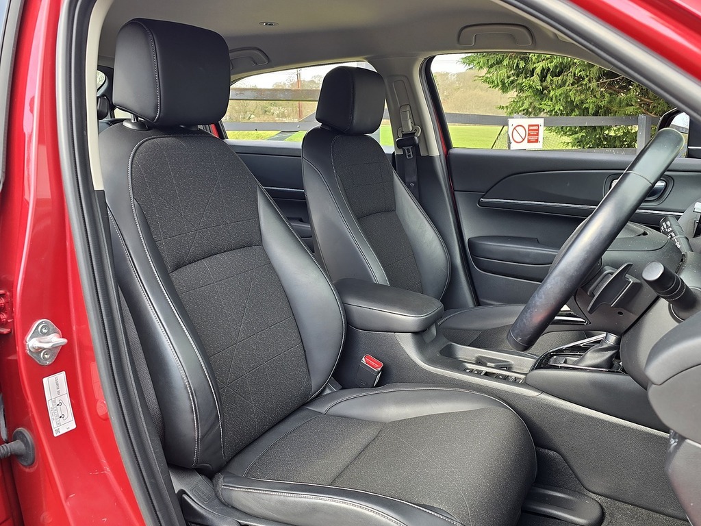 Honda Hr-V H I-mmd Advance YF73MXC Red #2