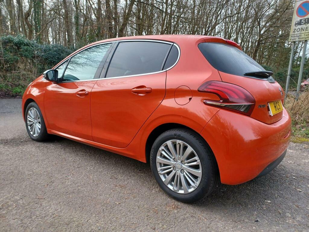 Peugeot 208 1.2 Puretech Allure Euro 6 S S  Orange #5