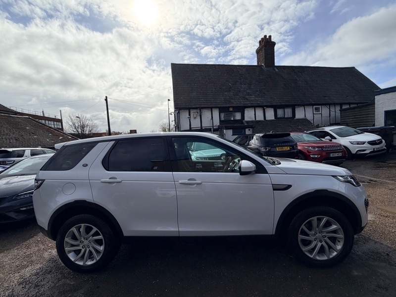 Land Rover Discovery Sport Td4 Se Tech DE67LDV White #6