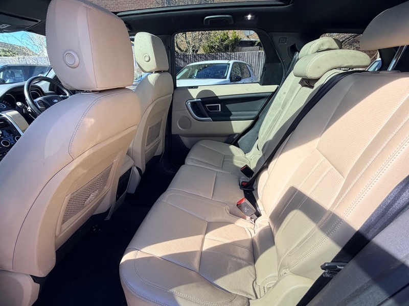 Land Rover Discovery Sport Td4 Hse KE65ZLX Green #3