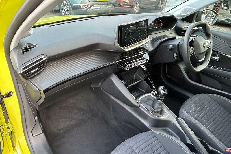 Peugeot 208 1.2 Puretech Active Euro 6 Ss WD73RXO Yellow #2