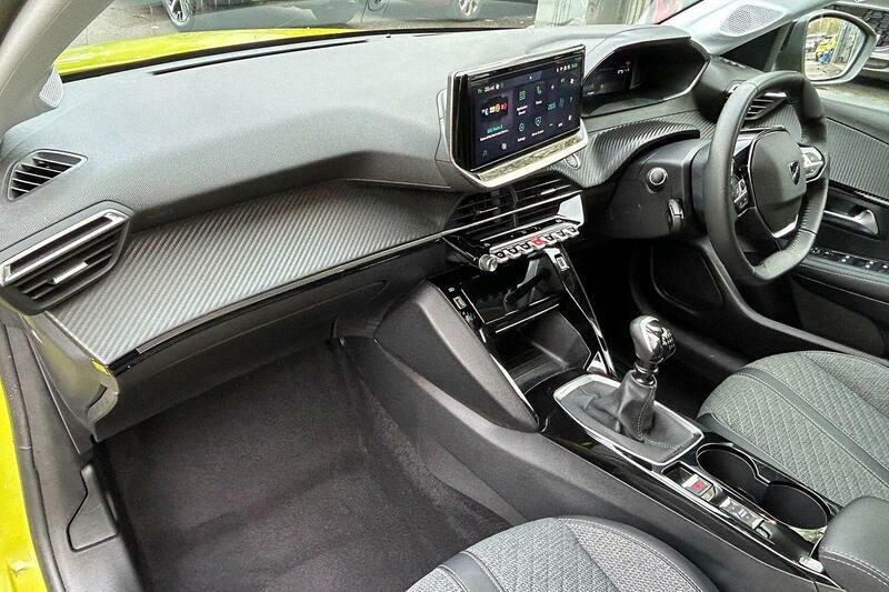 Peugeot 208 1.2 Puretech Allure Euro 6 Ss WJ24RTZ Yellow #2