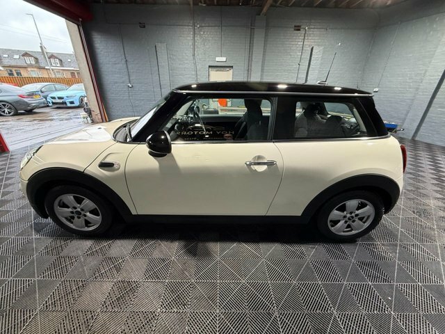 Mini Hatch 2018 1.5 Cooper Hatchback Euro 6 SK68YTG White #6