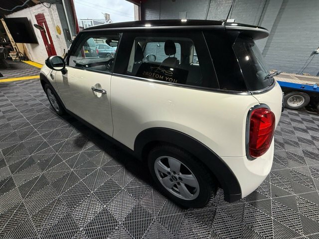 Mini Hatch 2018 1.5 Cooper Hatchback Euro 6 SK68YTG White #5
