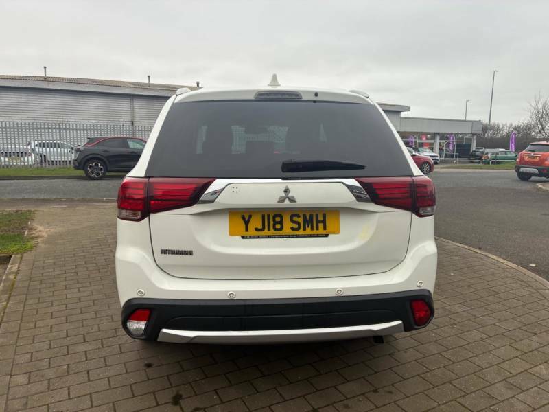 Mitsubishi Outlander 2.2 Di-d 3 - 2018 18 YJ18SMH White #6