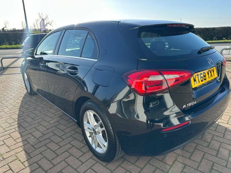 Mercedes-Benz A Class A180d Se Executive KT68YXY Black #5