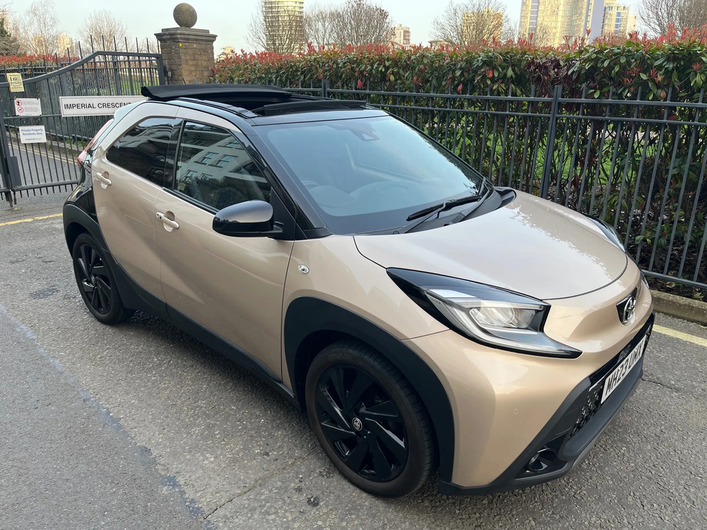 Toyota Aygo X 1.0 Vvt-i Exclusive Hatchback X-shift E MH23UMX Beige #6