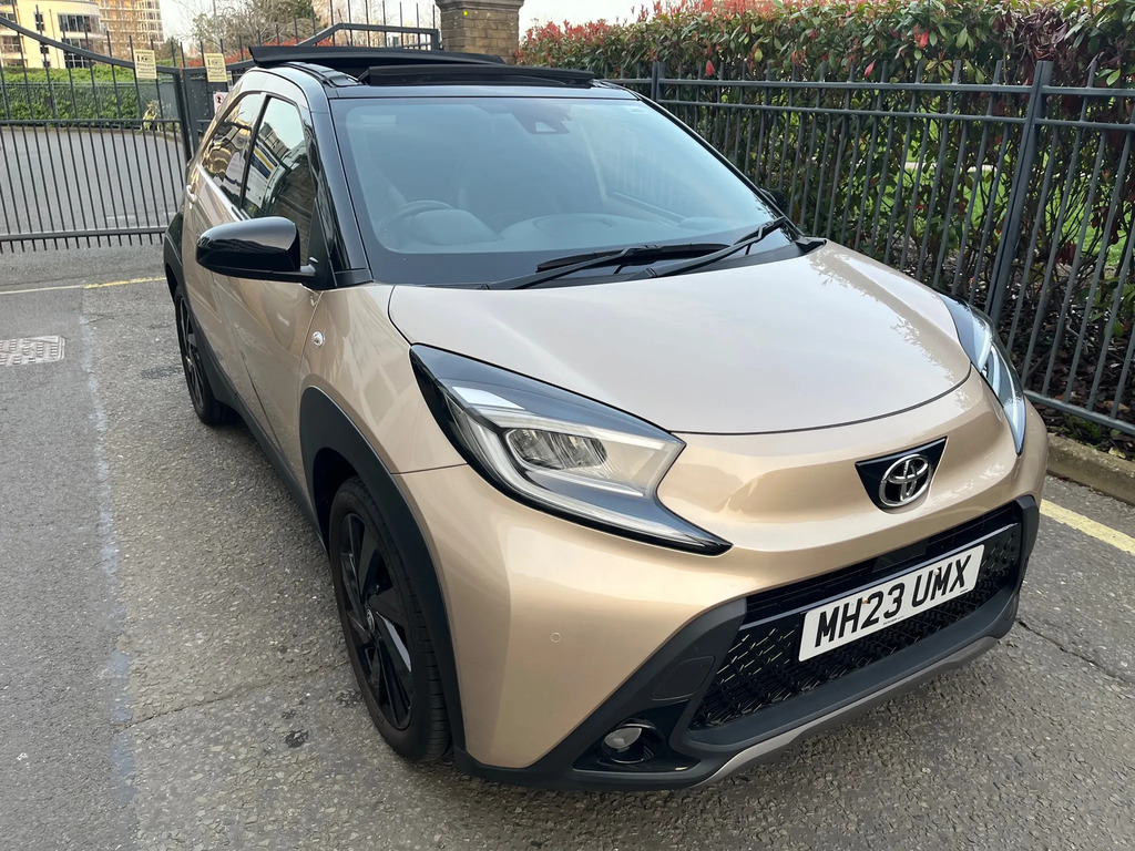 Toyota Aygo X 1.0 Vvt-i Exclusive Hatchback X-shift E MH23UMX Beige #5