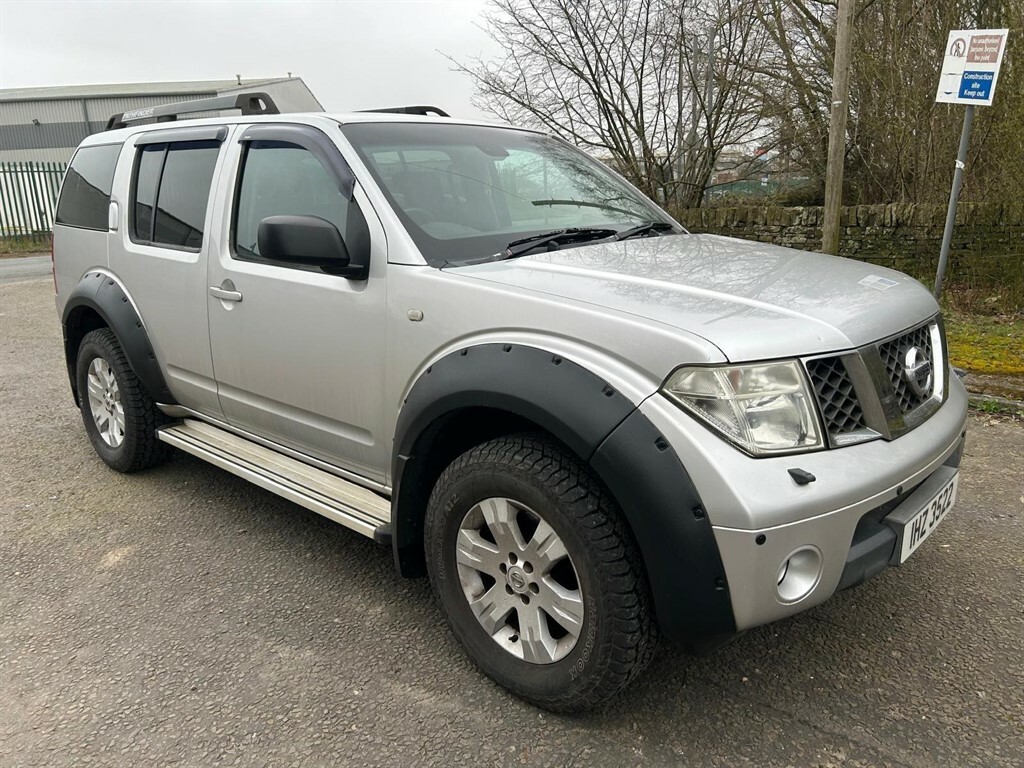 Nissan Pathfinder 2.5 T-spec Dci Grey #1