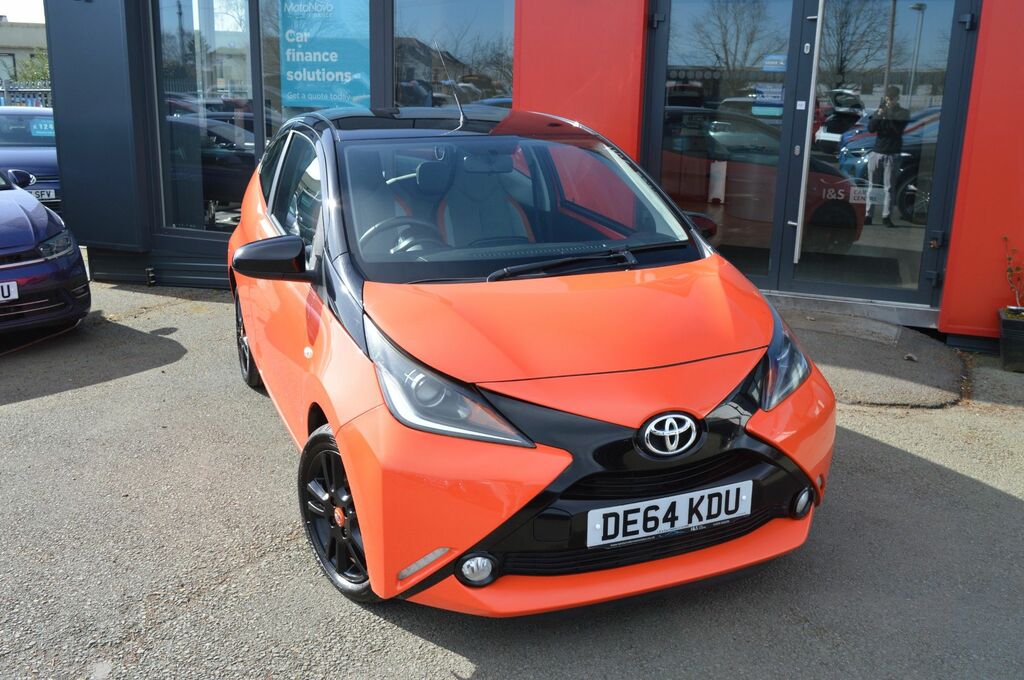 Toyota Aygo Vvt-i X-cite Hatchback DE64KDU Orange #2