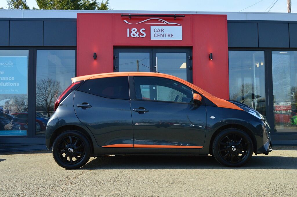 Toyota Aygo Vvt-i Jbl Edition Hatchback YD21ZKA Grey #3