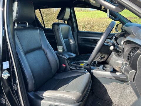 Toyota HILUX Invincible X 4Wd NU23JNX Black #4