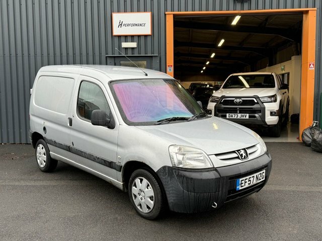 Peugeot Partner Hdi Combi Escapade Silver #1