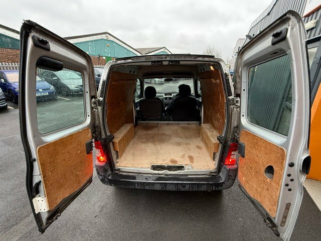 Peugeot Partner Hdi Combi Escapade Silver #13