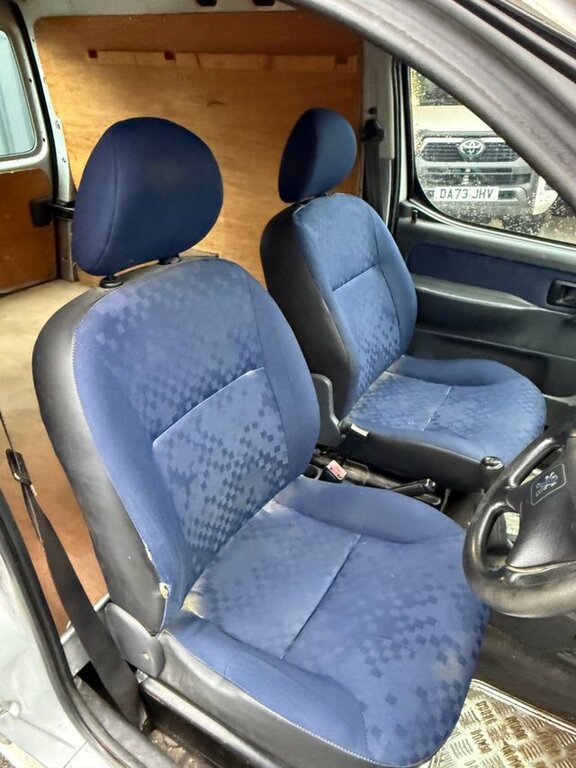 Peugeot Partner Hdi Combi Escapade Silver #10