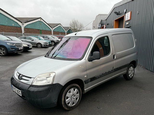 Peugeot Partner Hdi Combi Escapade Silver #3