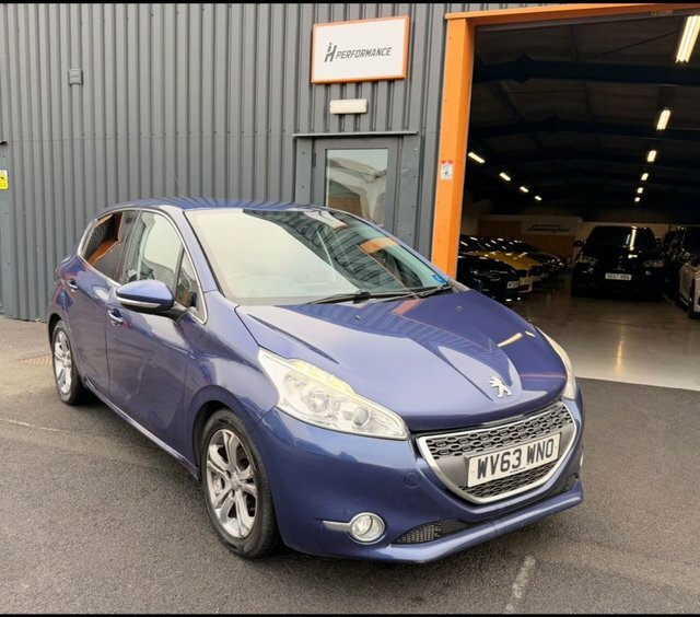 Peugeot 208 1.2L 82 Bhp Blue