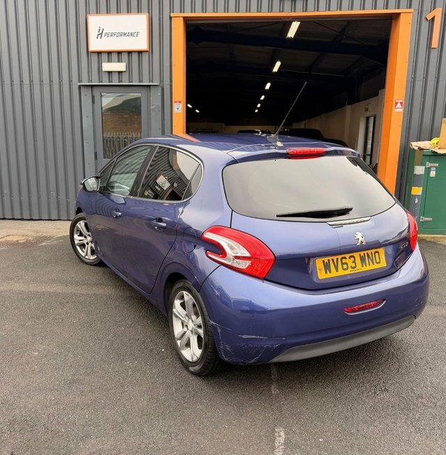 Peugeot 208 1.2L 82 Bhp WV63WNO Blue #4