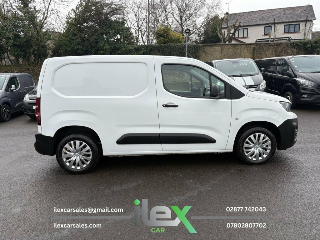 Peugeot Partner 1.5L Professional NX69YED White #4