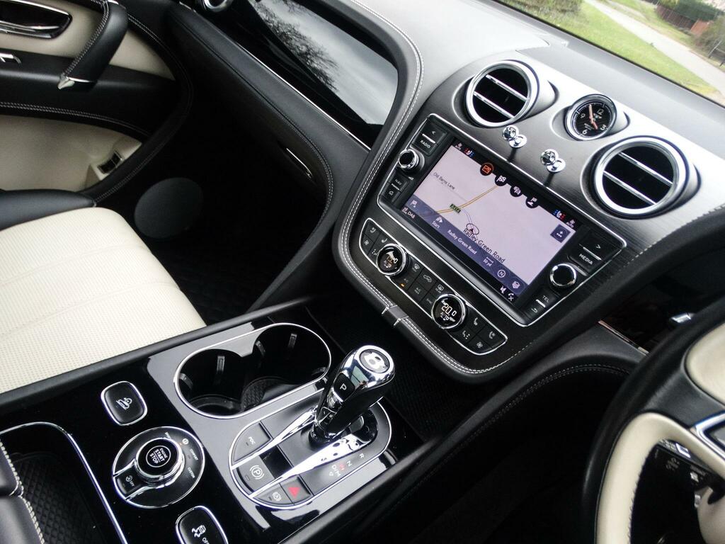 Bentley Bentayga Petrol LJ19YZS  #6