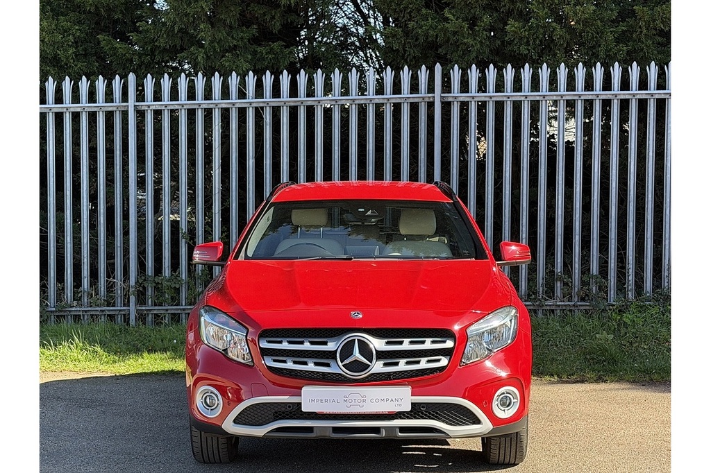 Mercedes-Benz GLA Class Gla200 Se SB68UTM Red #3