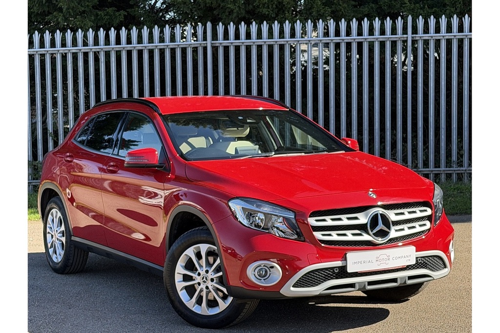Mercedes-Benz GLA Class Gla200 Se Red