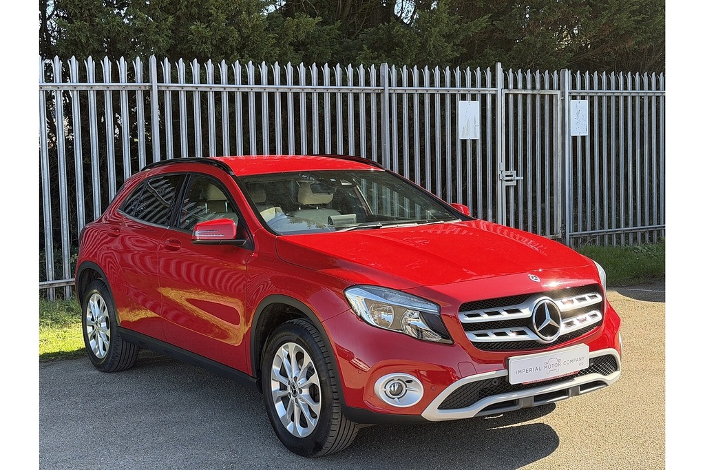Mercedes-Benz GLA Class Gla200 Se SB68UTM Red #6