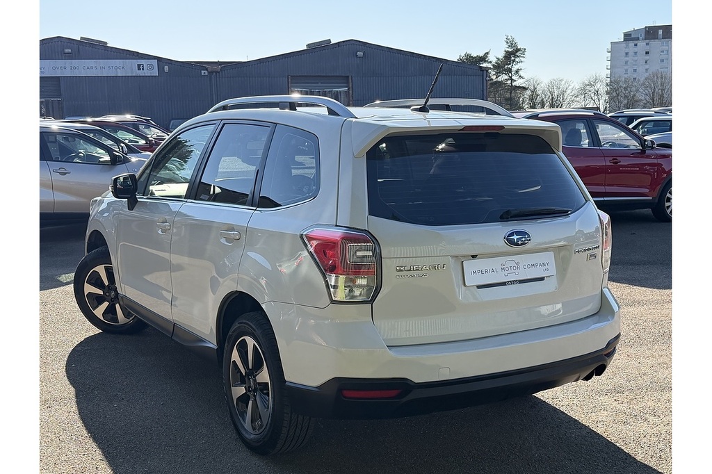 Subaru Forester D Xc Premium White #2