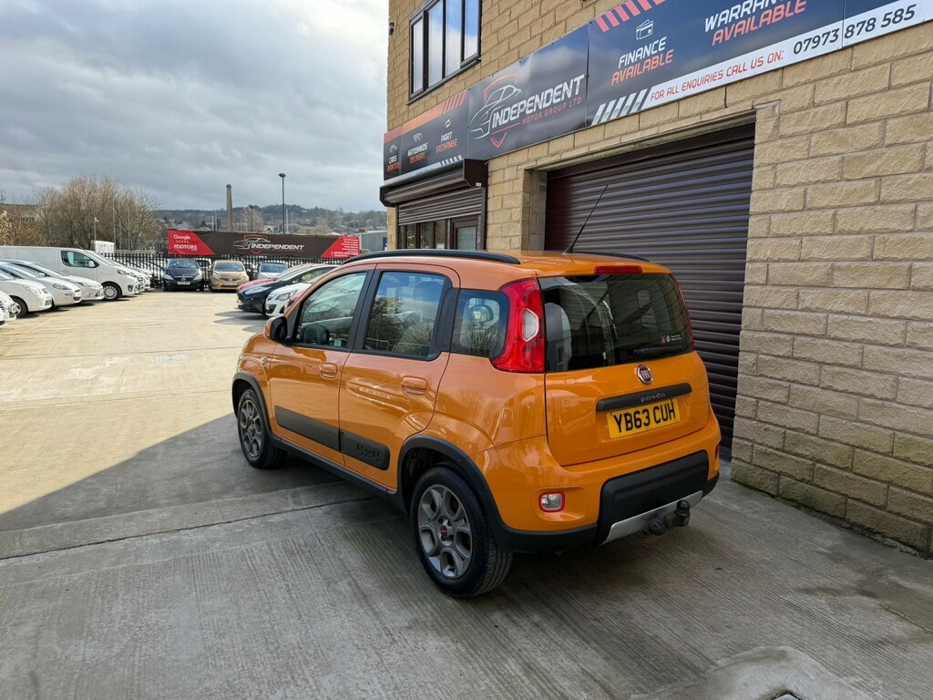 Fiat Panda Hatchback 1.3 Panda 4X4 1.3 Multijet 75 Bhp 4X4 2 Red