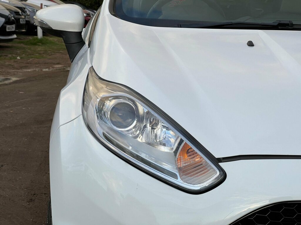 Ford Fiesta 1.6T Ecoboost St-2 Euro 6 KXZ7437 White #4