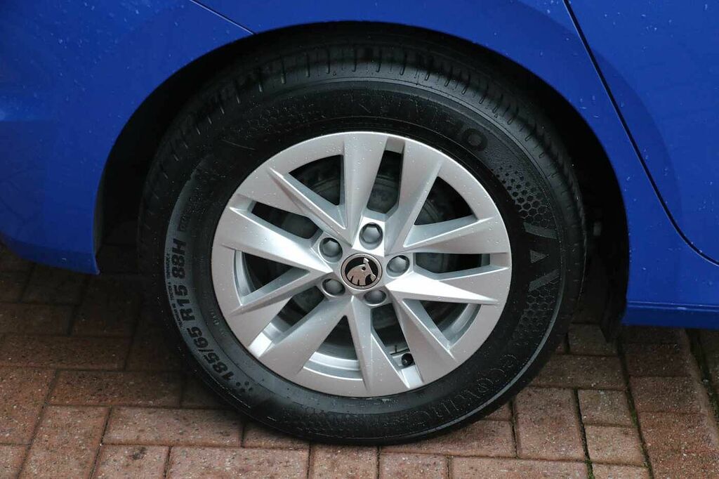 Skoda Fabia 1.0 Tsi Se Comfort SJ23RWX Blue #5